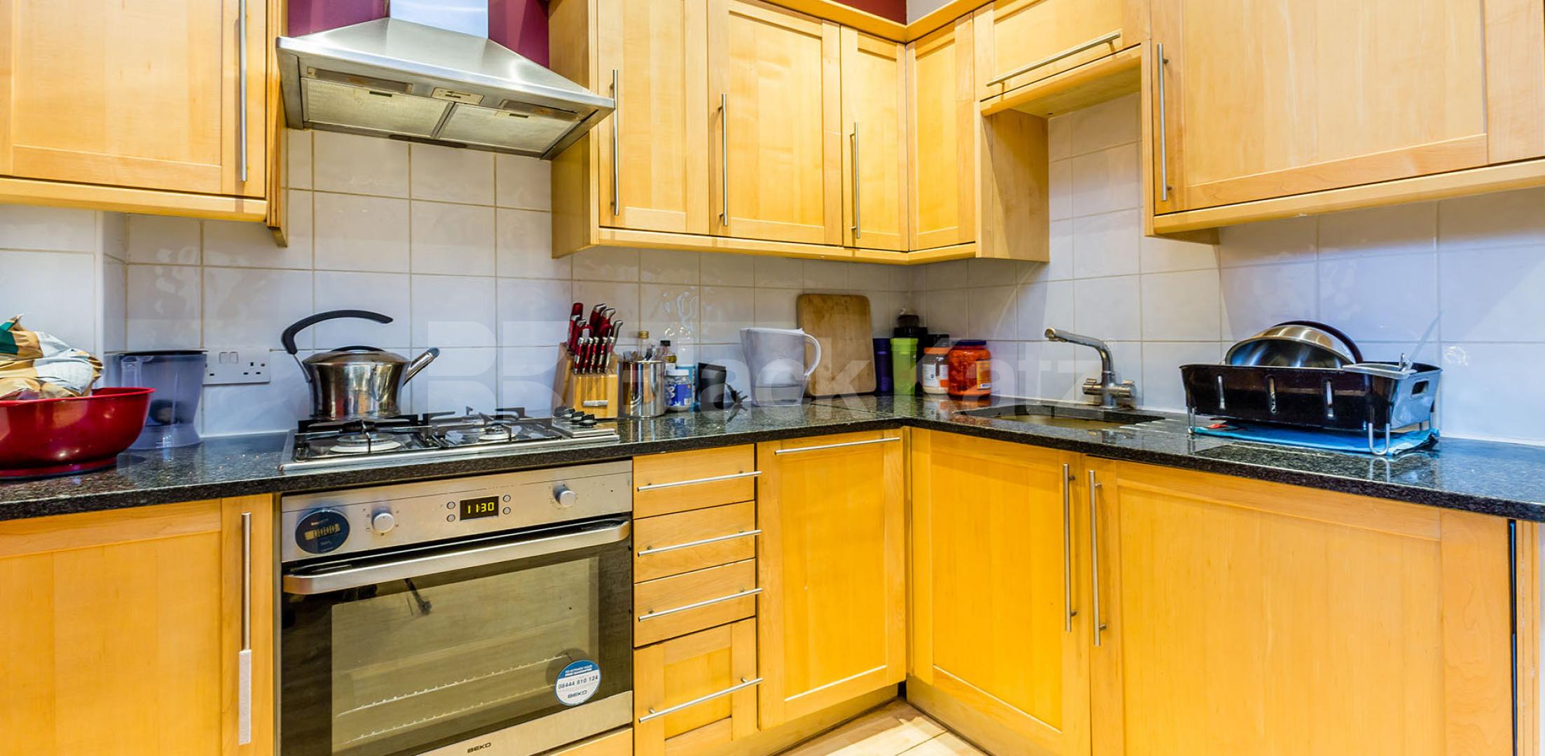 			2 BEDROOM GARDEN FLAT, 2 Bedroom, 1 bath, 1 reception Flat			 Liverpool Road, ANGEL-HIGHBURY-ISLINGTON