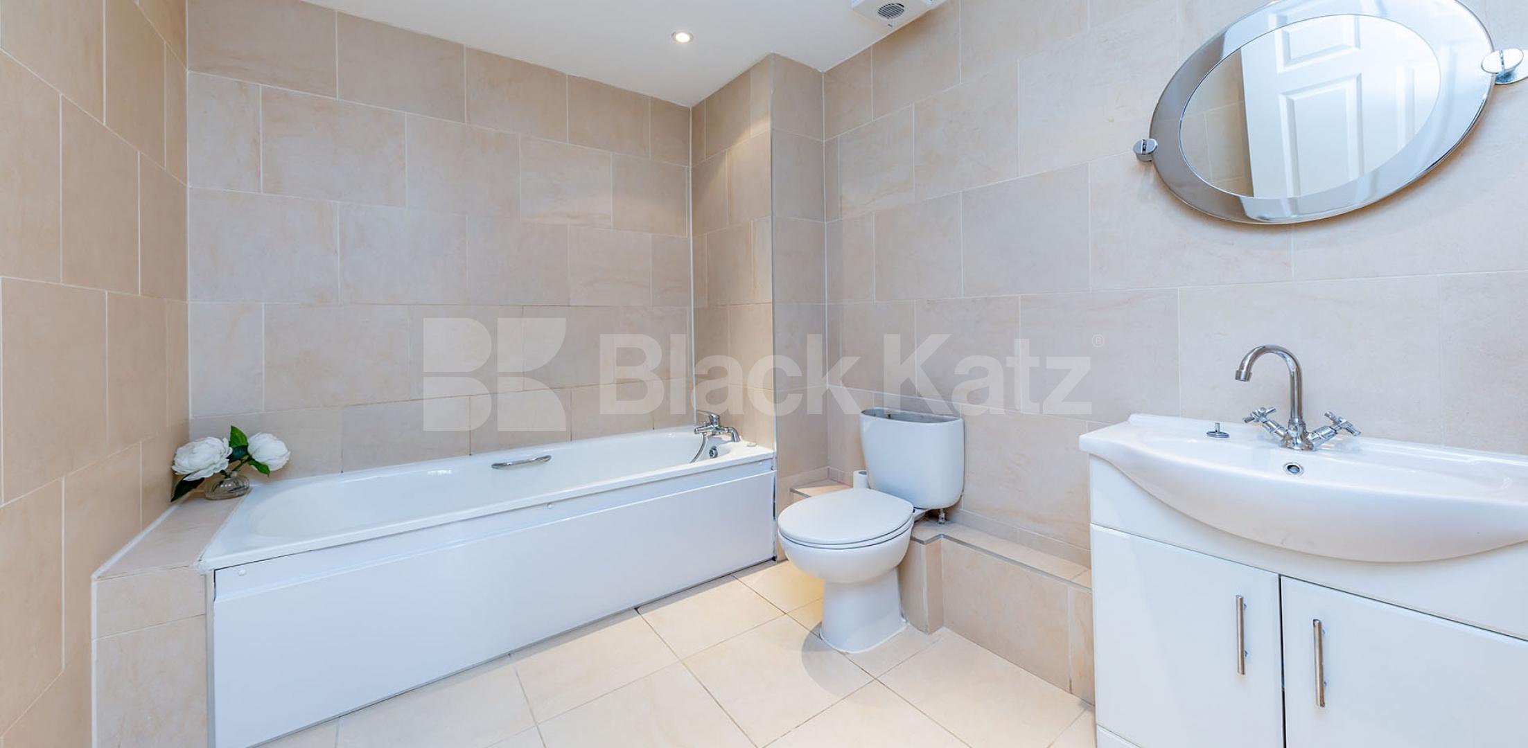 			New Instruction!, 2 Bedroom, 1 bath, 1 reception Apartment			 Montegue Close, High Barnet