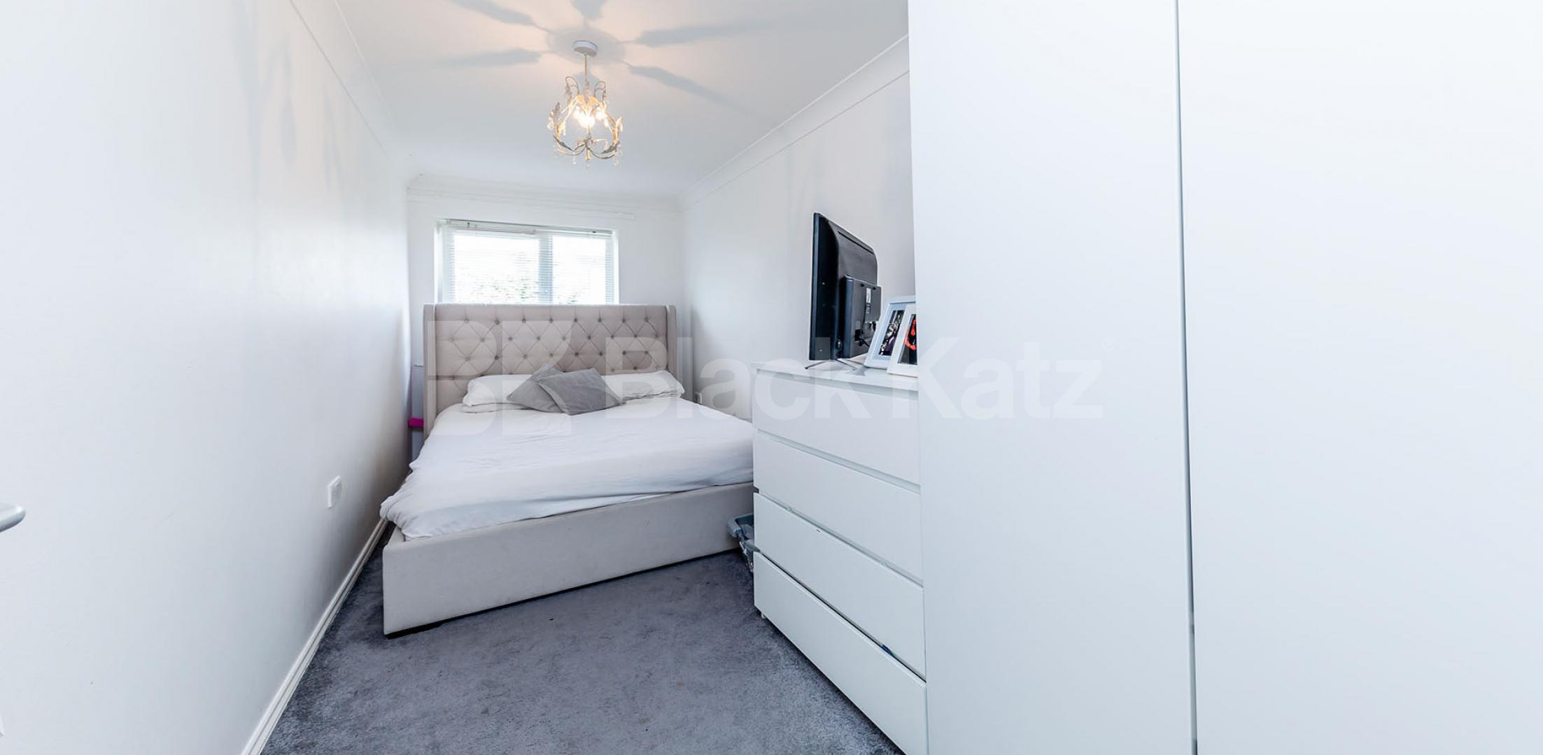 			New Instruction!, 2 Bedroom, 1 bath, 1 reception Apartment			 Montegue Close, High Barnet