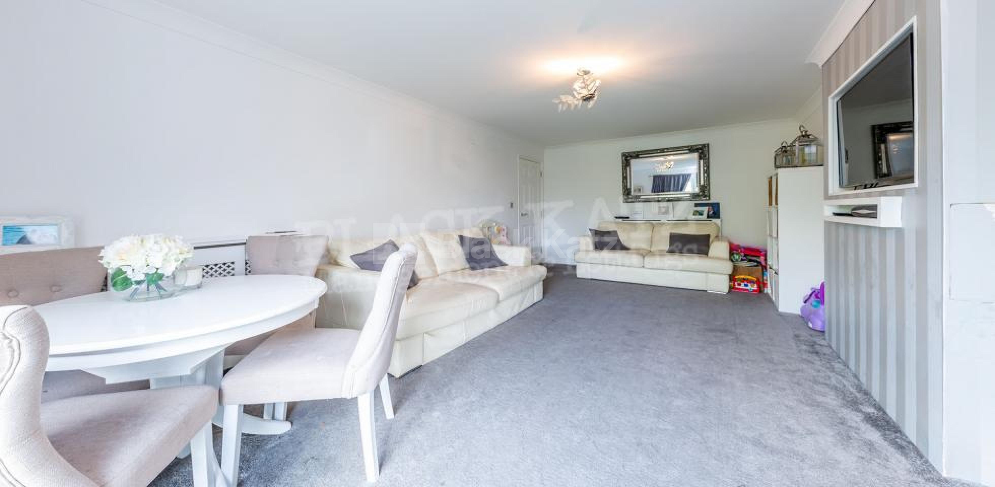 			New Instruction!, 2 Bedroom, 1 bath, 1 reception Apartment			 Montegue Close, High Barnet EN5