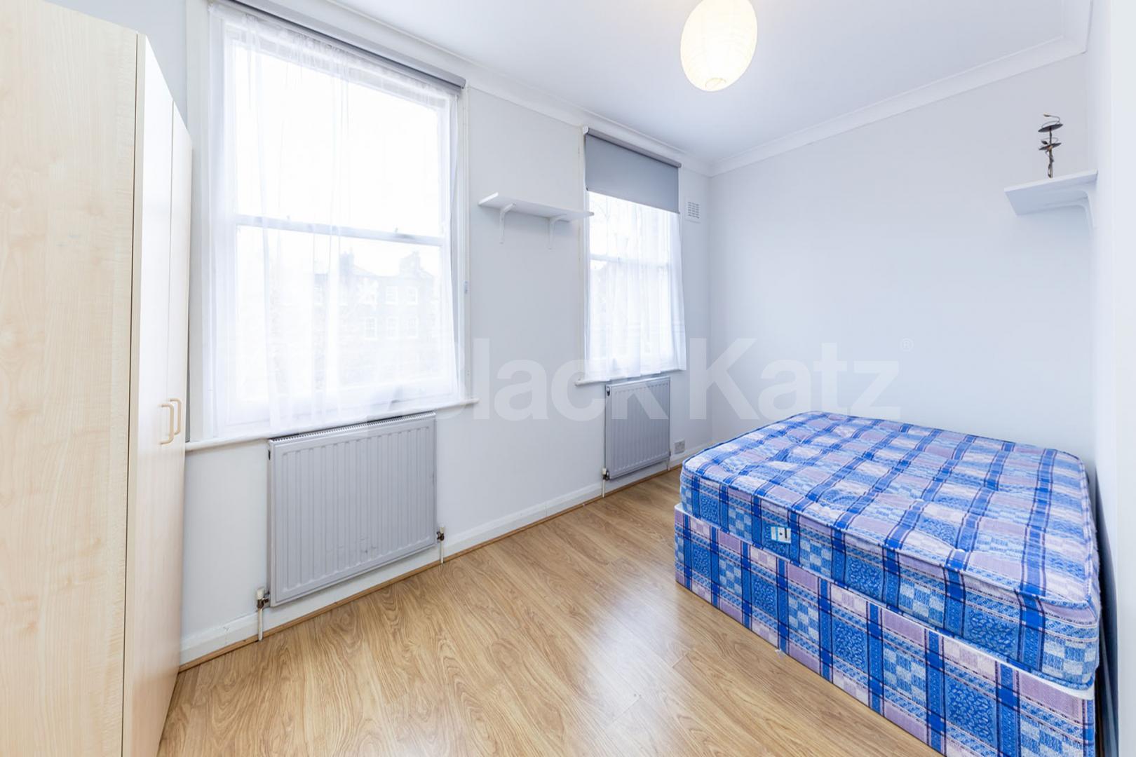 Split level 2 double bedroom apartment with private terrace Upper Street  , Highbury & Islington 