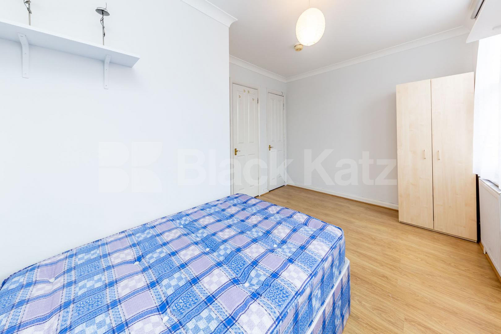 Split level 2 double bedroom apartment with private terrace Upper Street  , Highbury & Islington 