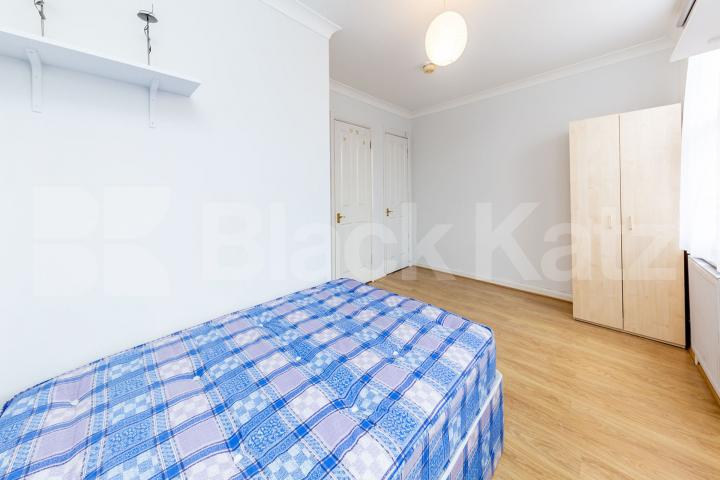 Split level 2 double bedroom apartment with private terrace Upper Street  , Highbury & Islington 