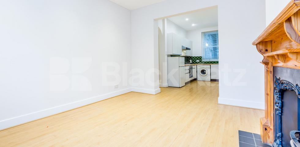 			GARDEN FLAT!, 1 Bedroom, 1 bath, 1 reception Flat			 Axminster Road, HOLLOWAY