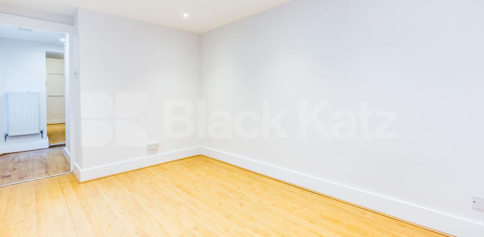 			GARDEN FLAT!, 1 Bedroom, 1 bath, 1 reception Flat			 Axminster Road, HOLLOWAY