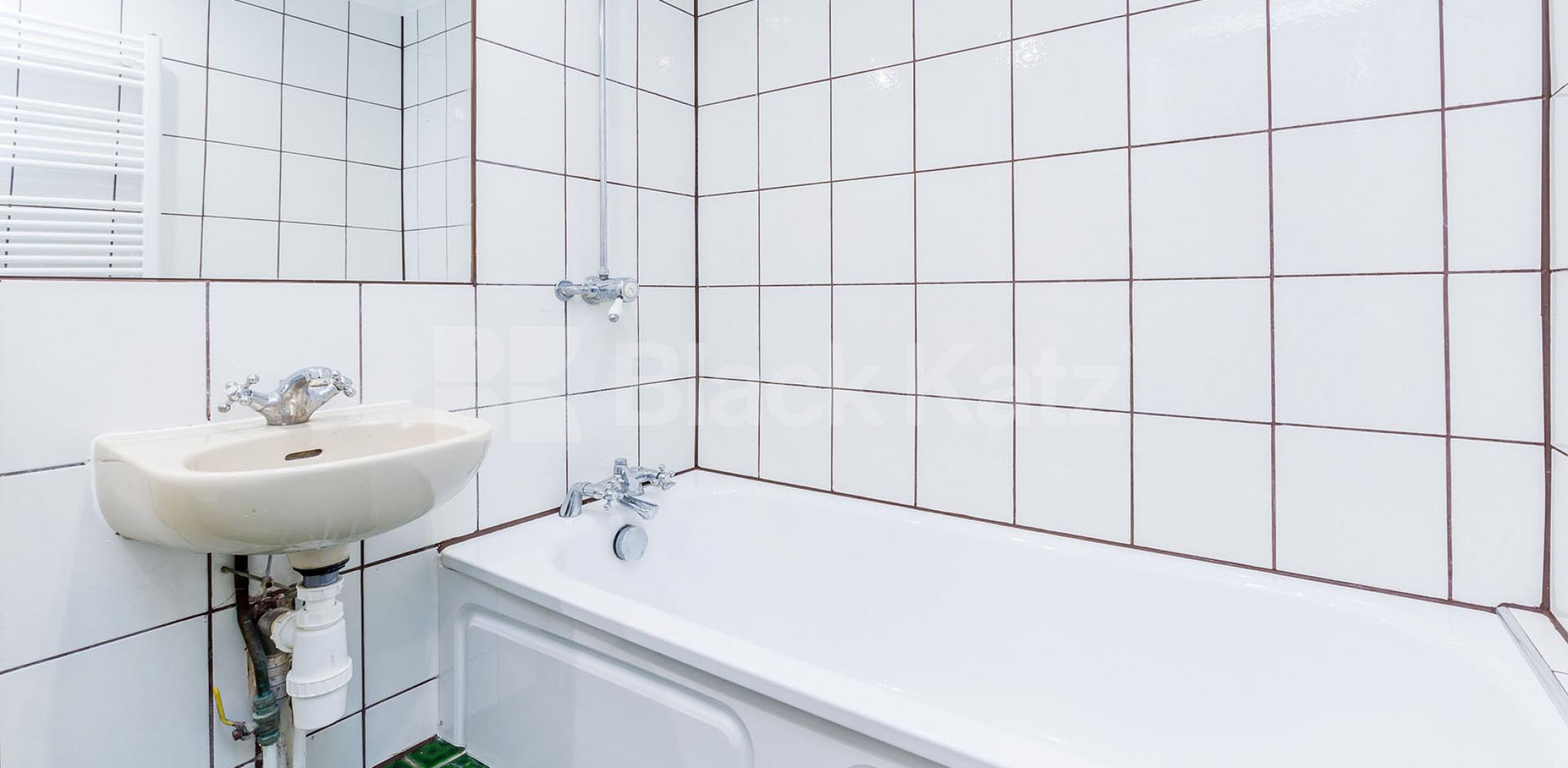 			GARDEN FLAT!, 1 Bedroom, 1 bath, 1 reception Flat			 Axminster Road, HOLLOWAY