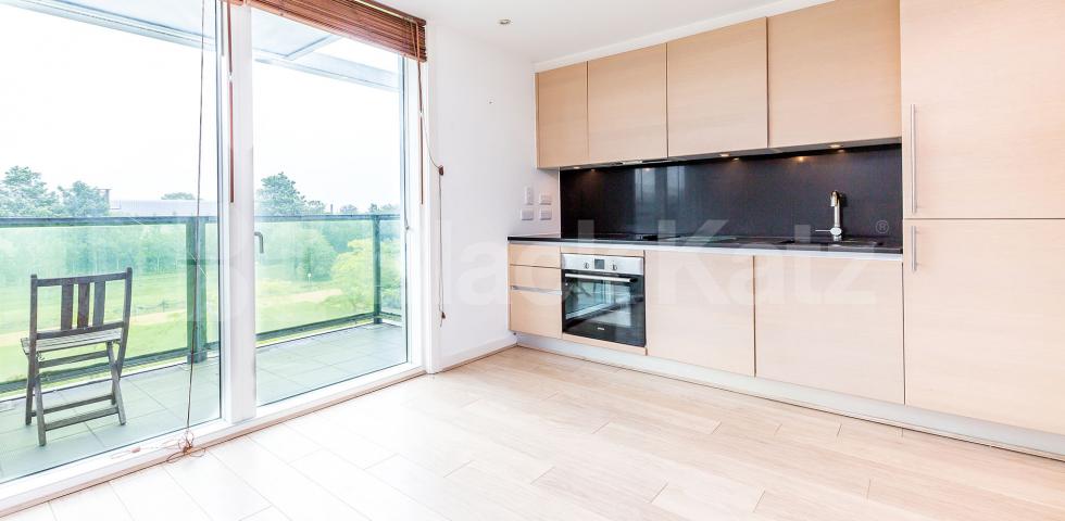 			Rent Inclusive of Electricity & Water Rates, Studio Apartment, 1 bath, 1 reception Serviced Apartments			 New River Village, CROUCH END N8