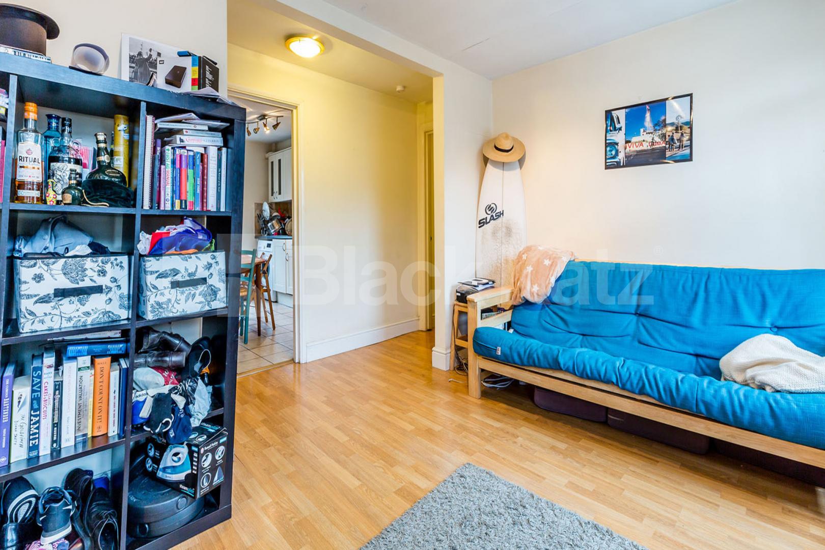 Located in zone 1 is this spacious 2 bedroom property minutes to Kings Cross Caledonian Road , Kings Cross