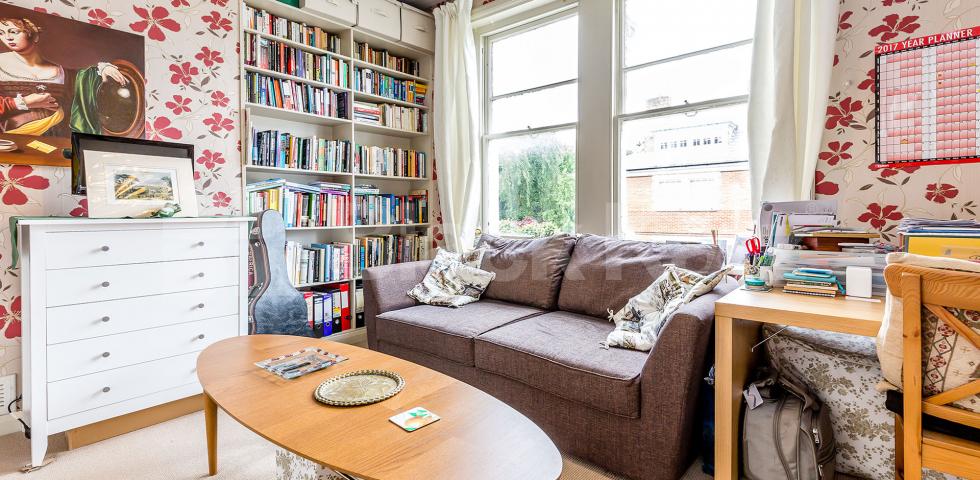 			2 Bedroom, 1 bath, 1 reception Flat			 Coleridge road, Crouch End