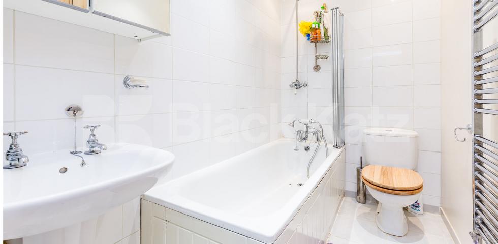 			2 Bedroom, 1 bath, 1 reception Flat			 Coleridge road, Crouch End