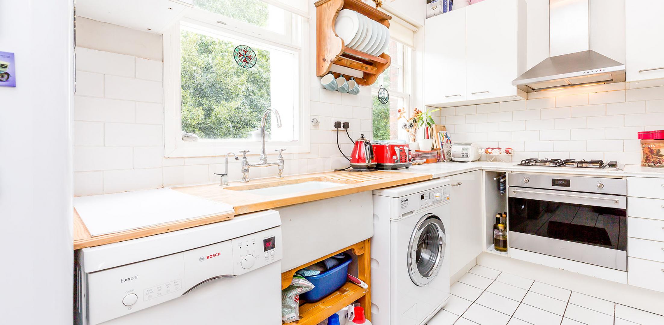 			2 Bedroom, 1 bath, 1 reception Flat			 Coleridge road, Crouch End