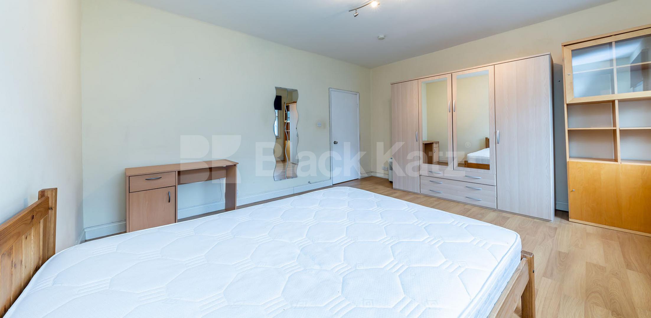 			LARGE 2 BEDROOM FLAT WITH PRIVATE TERRACE, 2 Bedroom, 1 bath, 1 reception Apartment			 Caledonian Road  , KINGS CROSS 