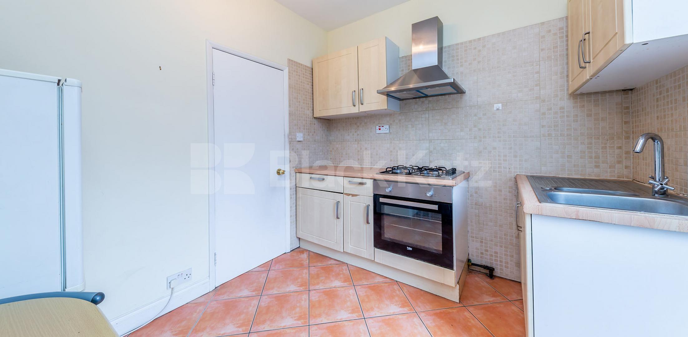 			LARGE 2 BEDROOM FLAT WITH PRIVATE TERRACE, 2 Bedroom, 1 bath, 1 reception Apartment			 Caledonian Road  , KINGS CROSS 