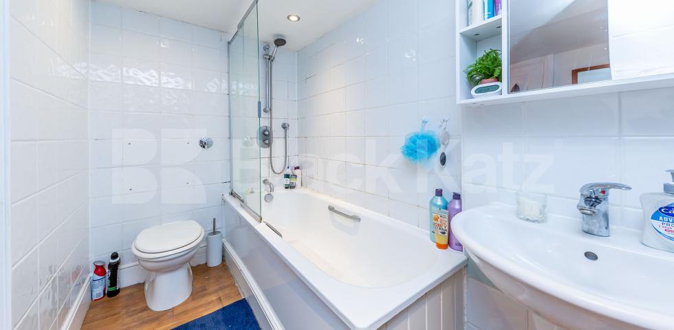 			NEW INSTRUCTION!, 1 Bedroom, 1 bath, 1 reception Flat			 Liverpool Road, ANGEL