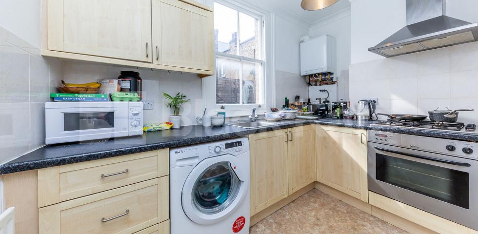 Arranged over two floors located in a period conversion on Chapel Market Chapel market, Angel