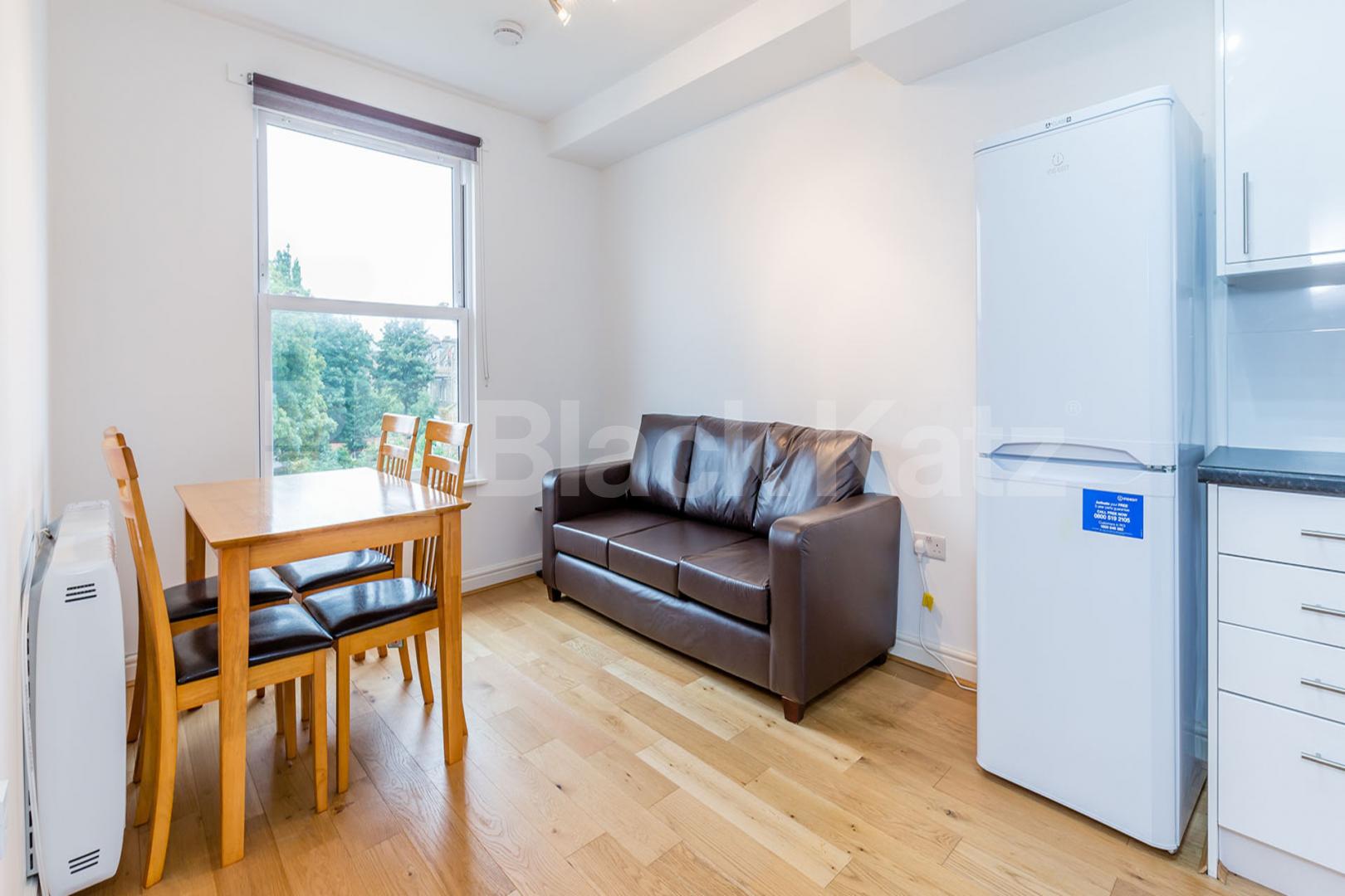 Newly decorated top floor 2 bedroom in a large victorian Building  Hillmarton Road, Hillmarton Conservation Area 