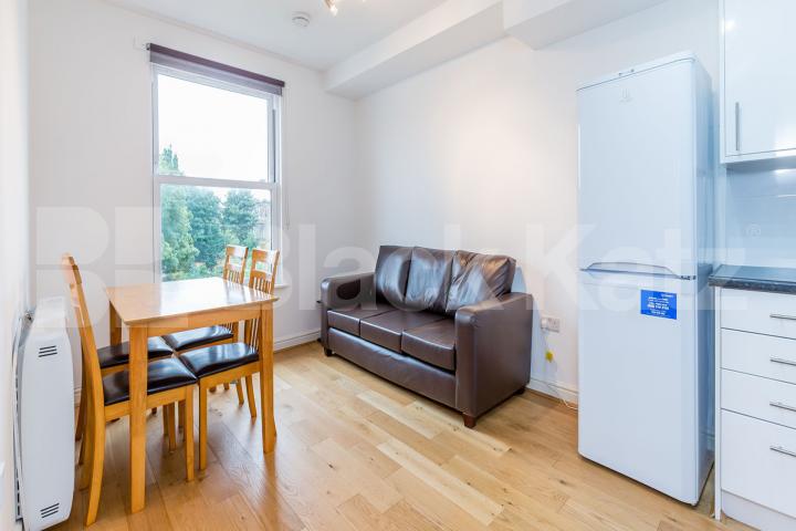Newly decorated top floor 2 bedroom in a large victorian Building  Hillmarton Road, Hillmarton Conservation Area 