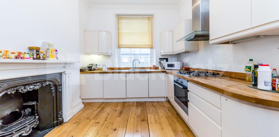 			FANTASTIC 4 BED IN WC1!, 4 Bedroom, 2 bath, 1 reception Flat			 Swinton Street , KINGS CROSS