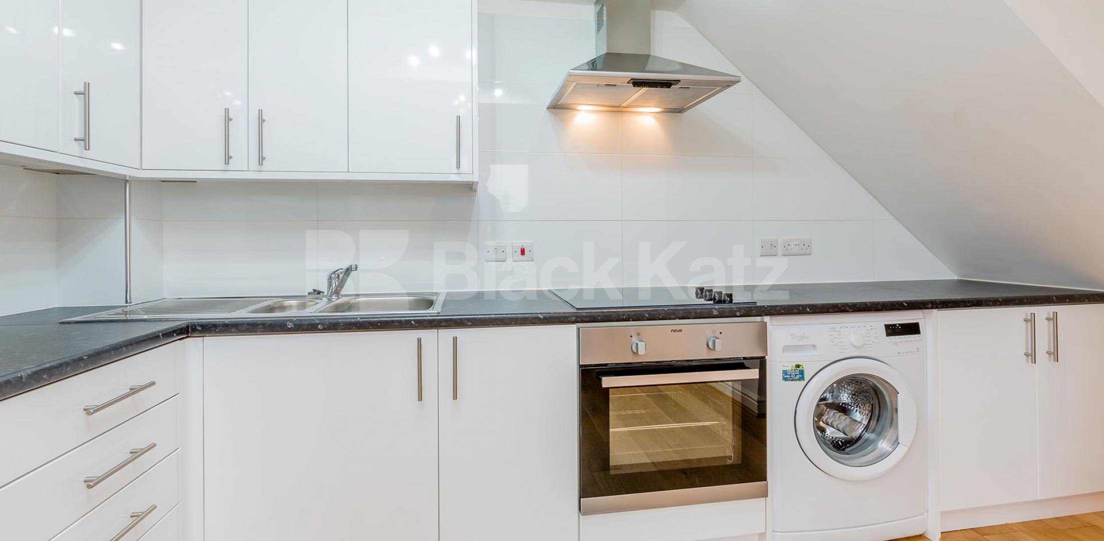			1 Bedroom, 1 bath, 1 reception Apartment			 Burma Road, STOKE NEWINGTON