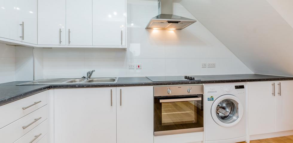 			2 Bedroom,  bath, 1 reception 			 Hillmarton Road, CALEDONIAN ROAD