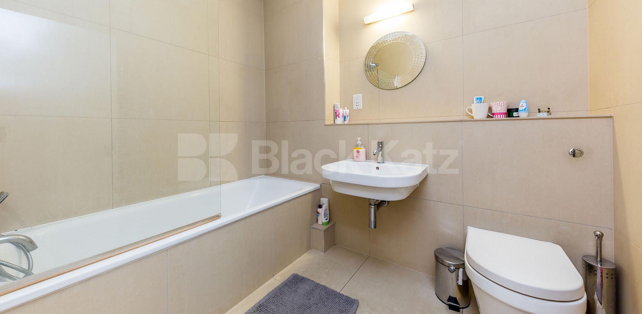 			FANTASTIC 4 BED IN WC1!, 4 Bedroom, 2 bath, 1 reception Flat			 Swinton Street , KINGS CROSS