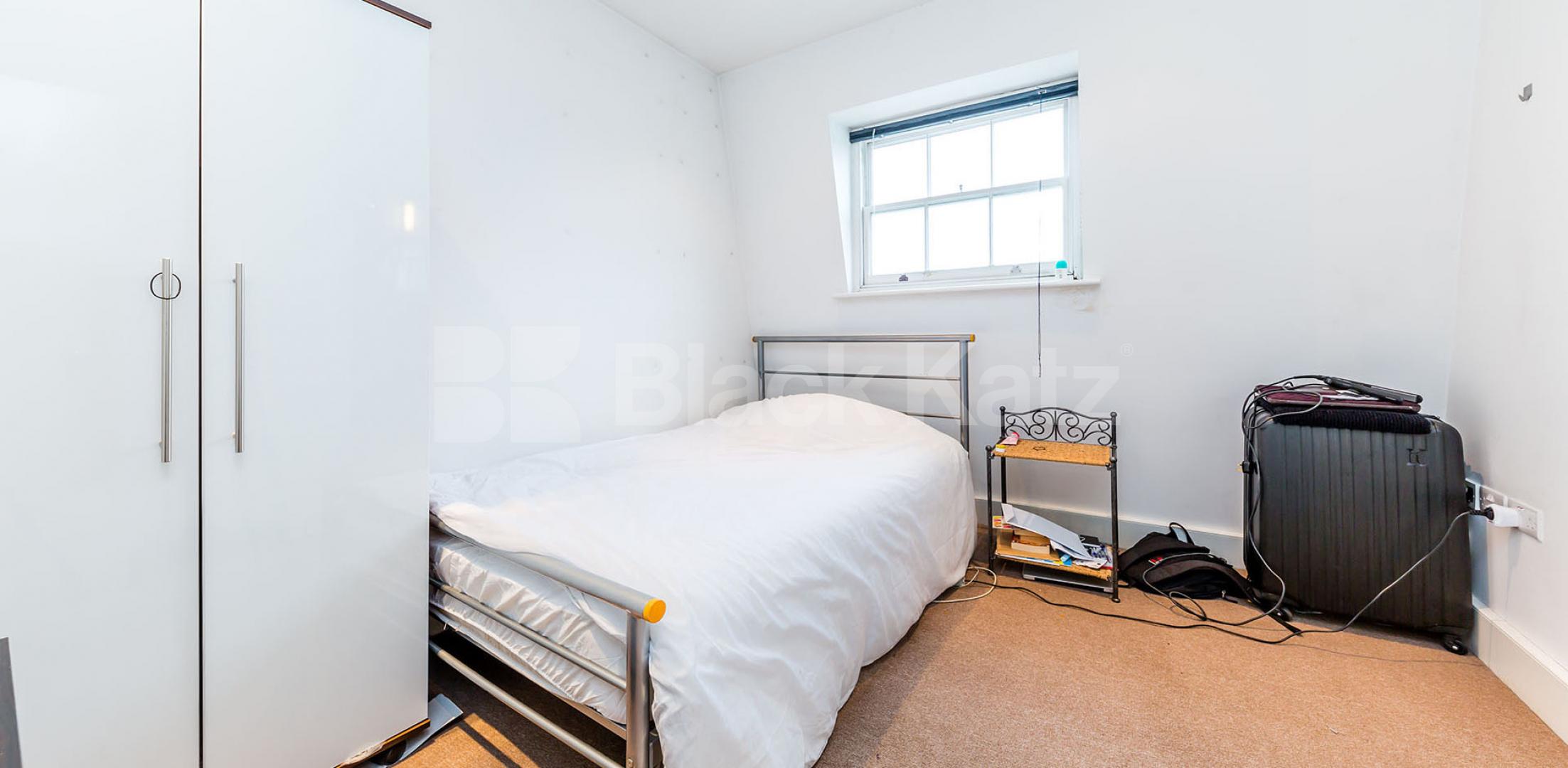 			FANTASTIC 4 BED IN WC1!, 4 Bedroom, 2 bath, 1 reception Flat			 Swinton Street , KINGS CROSS