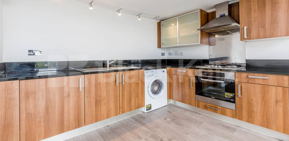 			STUNNING LIVE WORK APARTMENT, 1 Bedroom, 1 bath, 1 reception Flat			 ABILITY PLAZA-KINGSLAND ROAD, DALSTON/HAGGERSTON