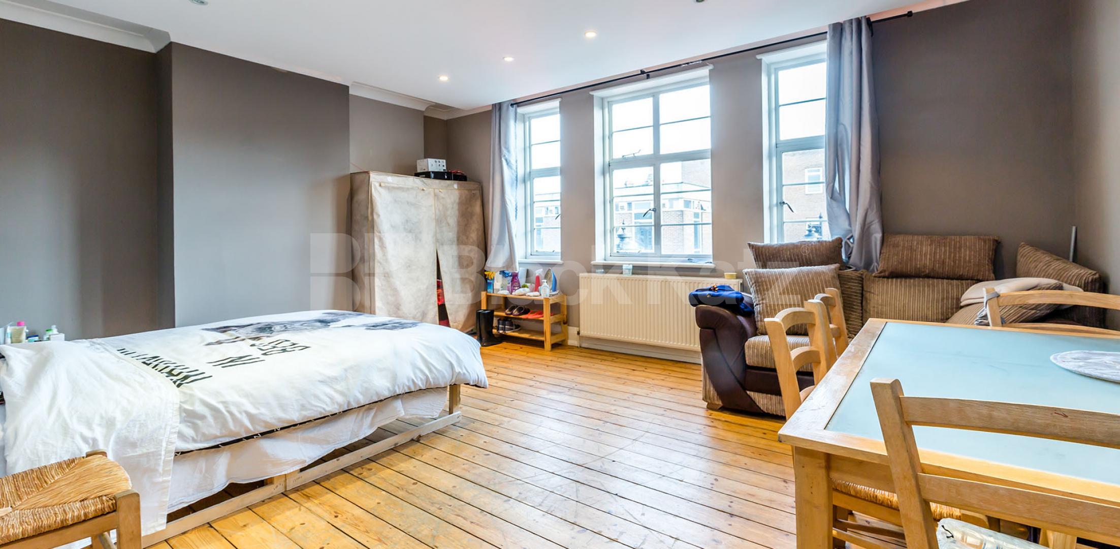 			New Instruction! , 4 Bedroom, 1 bath, 1 reception Flat			 Broadway Parade, Crouch End Hill, Crouch End