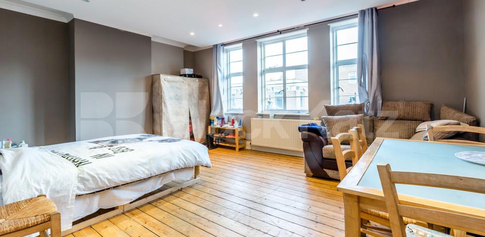 			New Instruction! , 4 Bedroom, 1 bath, 1 reception Flat			 Broadway Parade, Crouch End Hill, Crouch End