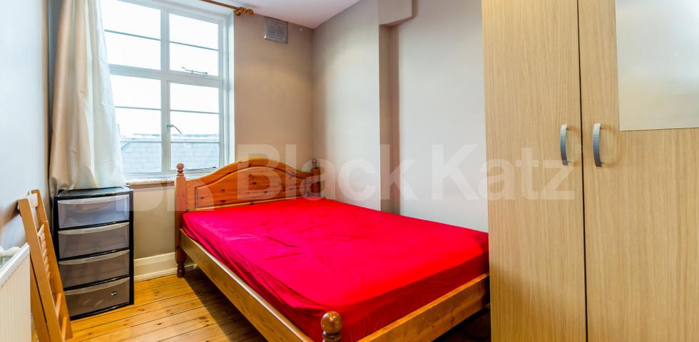 			New Instruction! , 4 Bedroom, 1 bath, 1 reception Flat			 Broadway Parade, Crouch End Hill, Crouch End