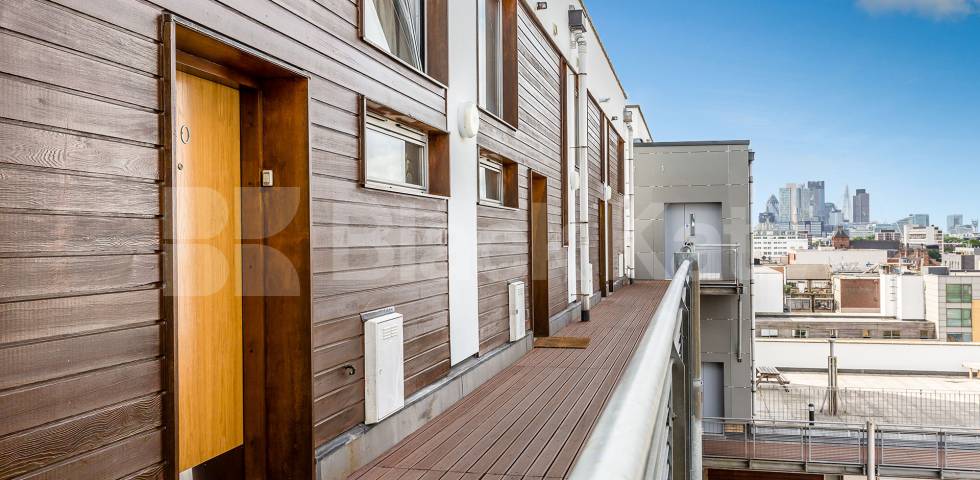 			STUNNING LIVE WORK APARTMENT, 1 Bedroom, 1 bath, 1 reception Flat			 ABILITY PLAZA-KINGSLAND ROAD, DALSTON/HAGGERSTON