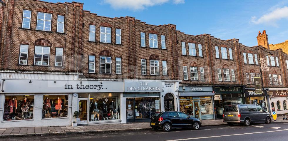 			NEW INSTRUCTION!, 4 Bedroom, 1 bath, 1 reception Flat			 Crouch End Hill, Crouch End