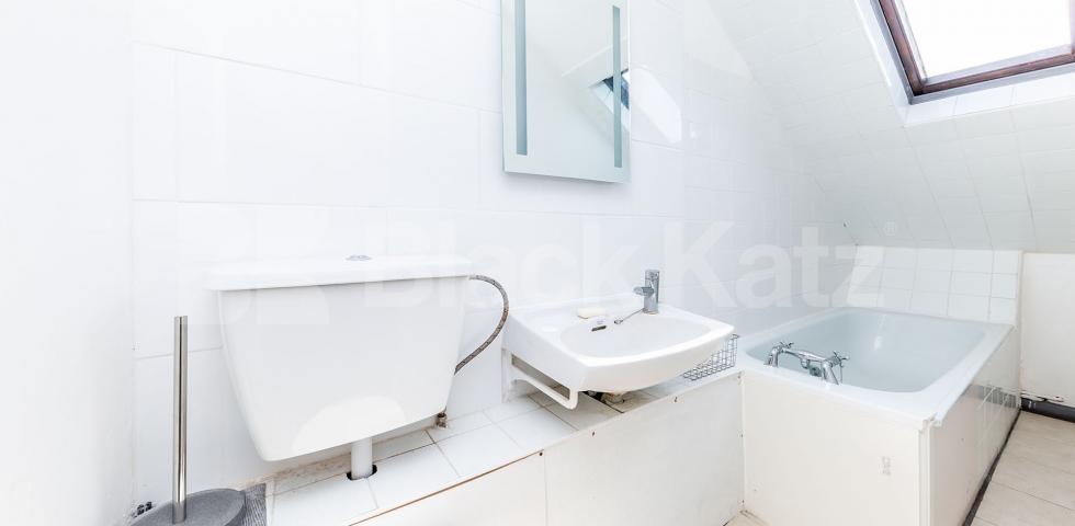 			2 BEDROOM MAISONETTE , 2 Bedroom, 1 bath, 1 reception Maisonette			 HORNSEY RISE GARDENS, CROUCH HILL / ARCHWAY N19