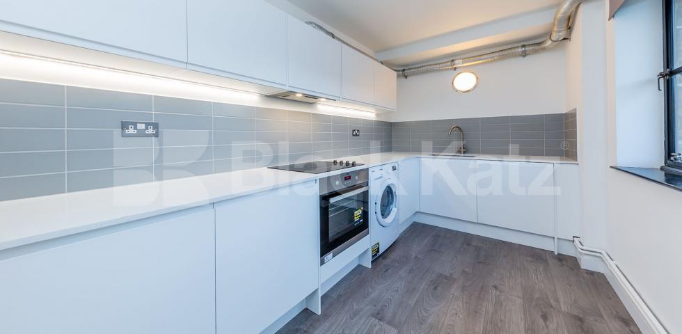 			STUNNING 2 BEDROOM WAREHOUSE CONVERSION WITH MEZZANINE GALLERY, 2 Bedroom, 1 bath, 1 reception Flat			 SPRINGFIELD HOUSE LOFTS-TYSSEN STREET, DALSTON-HAGGERSTON-SHOREDITCH