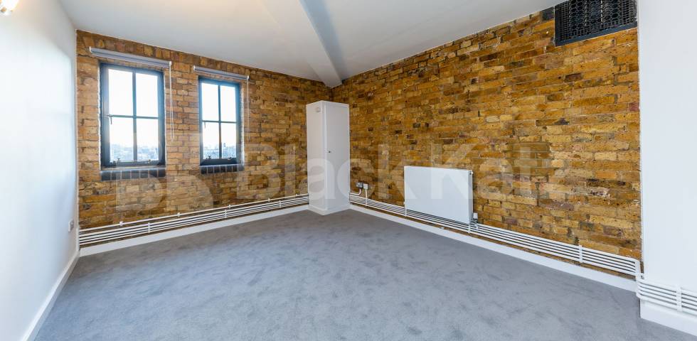 			STUNNING 2 BEDROOM WAREHOUSE CONVERSION WITH MEZZANINE GALLERY, 2 Bedroom, 1 bath, 1 reception Flat			 SPRINGFIELD HOUSE LOFTS-TYSSEN STREET, DALSTON-HAGGERSTON-SHOREDITCH