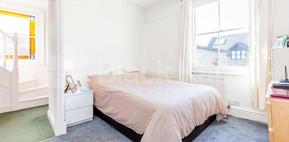 			Charming Split Level Flat !, 1 Bedroom, 1 bath, 1 reception Flat			 Palace Road, Crouch End