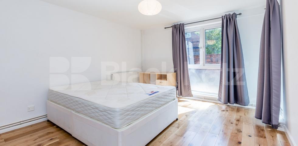 			LUXURY NEWLY REFURBISHED 4 BED!, 4 Bedroom, 1 bath, 1 reception House			 Berkeley Walk, HOLLOWAY-FINSBURY PARK-ISLINGTON