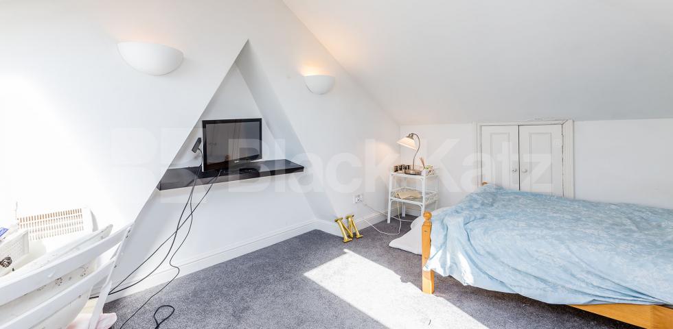 			Charming Split Level Flat !, 1 Bedroom, 1 bath, 1 reception Flat			 Palace Road, Crouch End