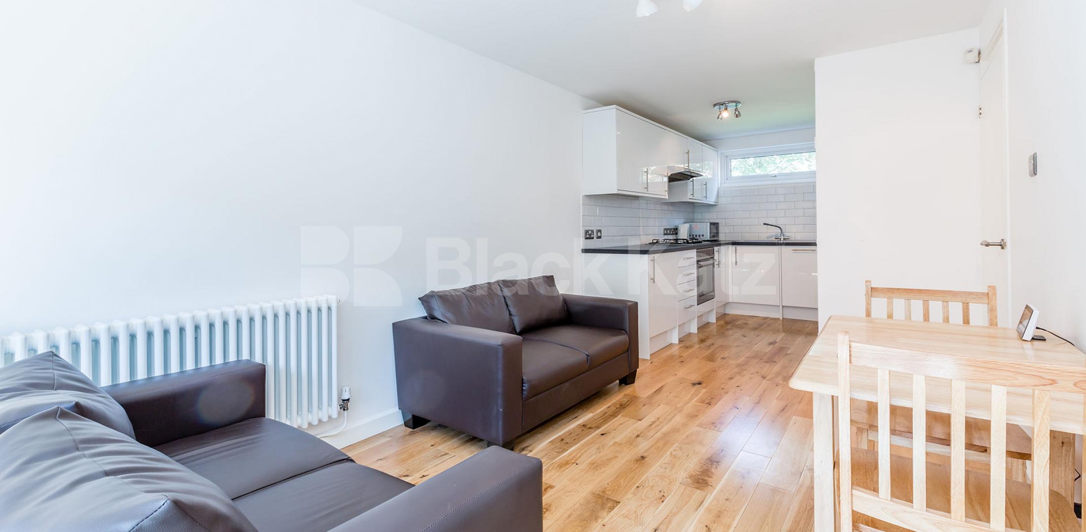 			STUNNING 4 BEDROOM HOUSE, 4 Bedroom, 1 bath, 1 reception House			 Berkeley Walk, HOLLOWAY-FINSBURY PARK-ISLINGTON