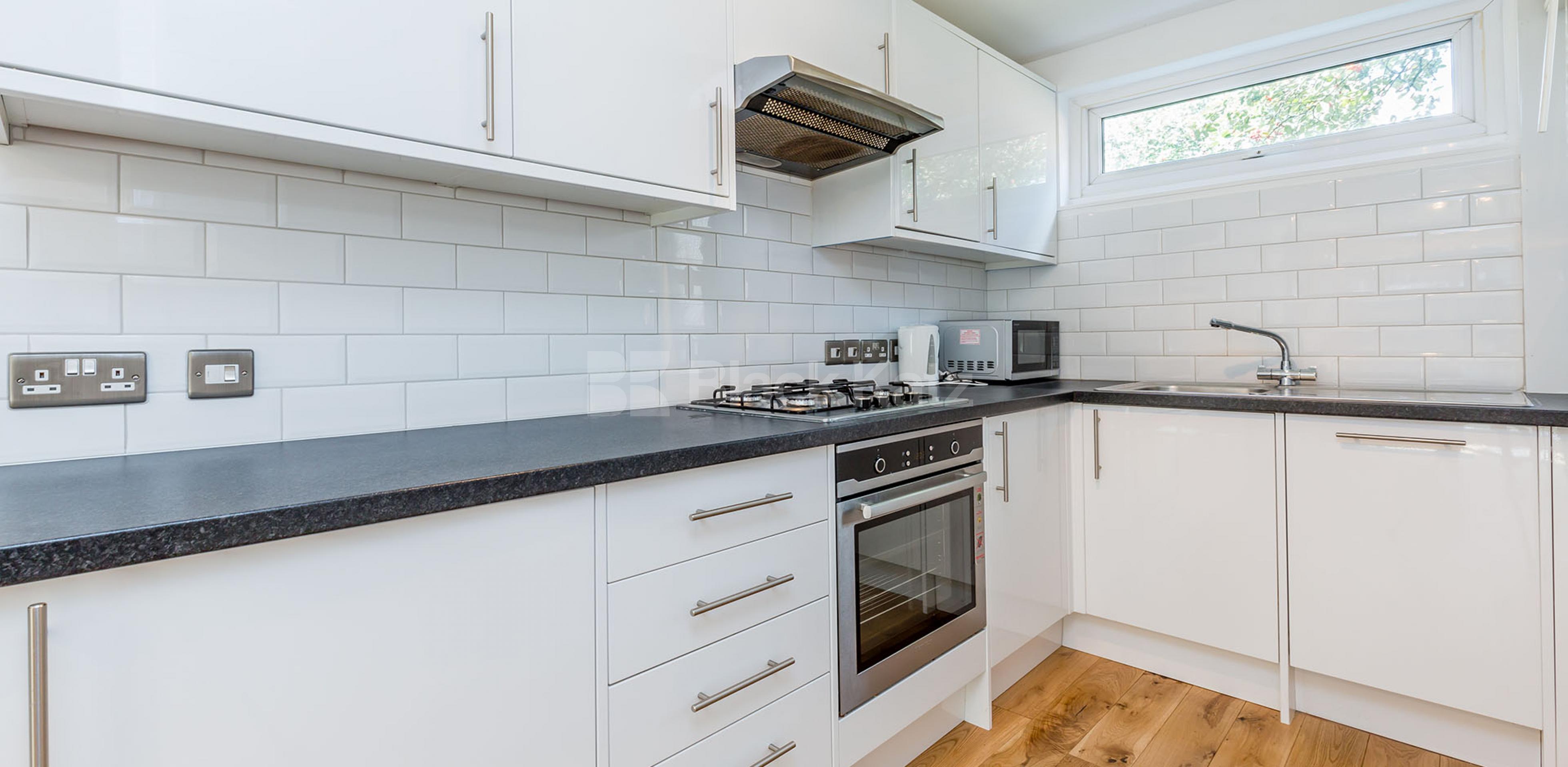 			GOOD FOR 3 SHARERS AVAI:L, 3 Bedroom, 1 bath, 1 reception House			 Manger Road, CALEDONIAN ROAD N7