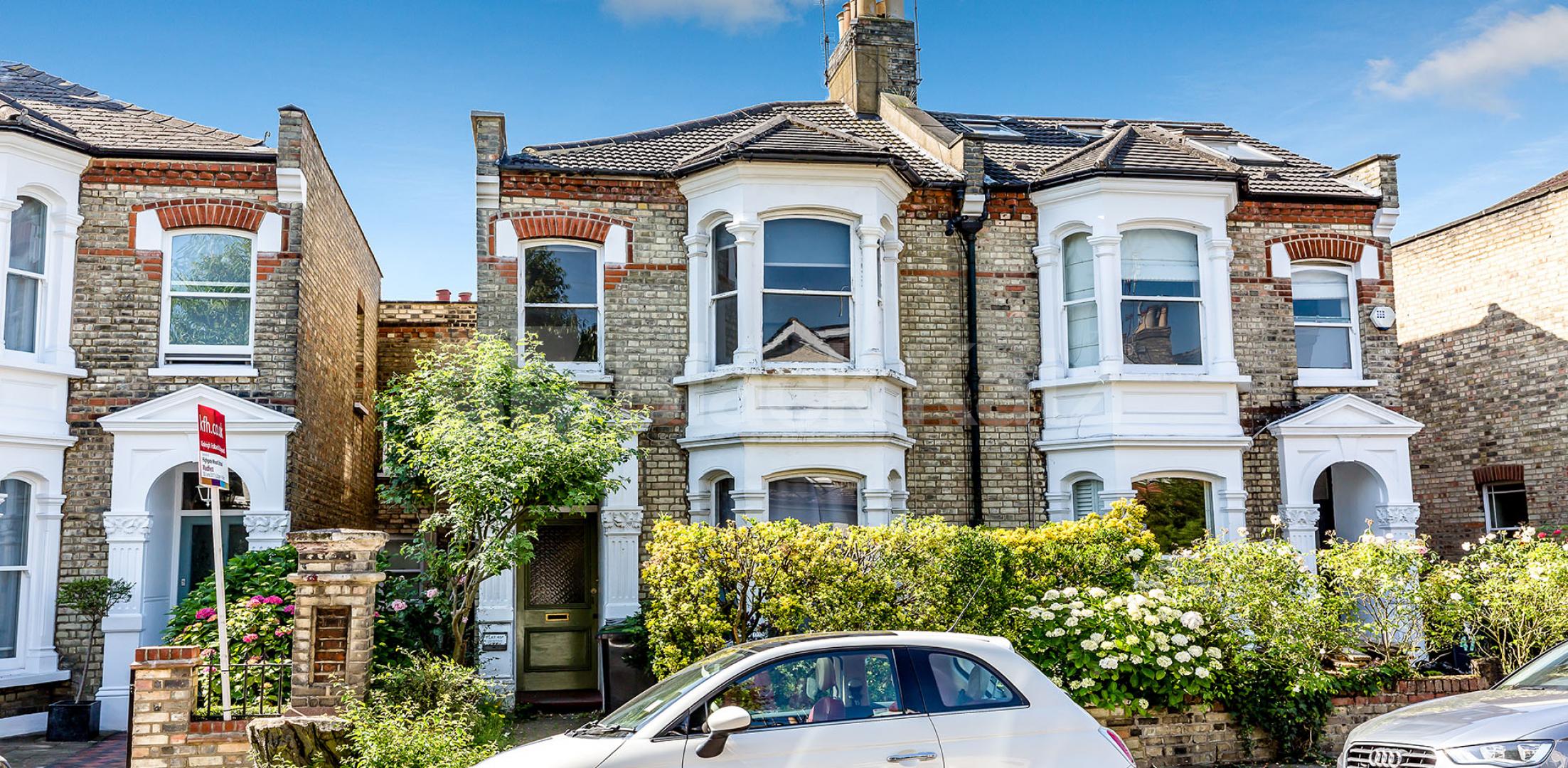 			Charming Split Level Flat !, 1 Bedroom, 1 bath, 1 reception Flat			 Palace Road, Crouch End