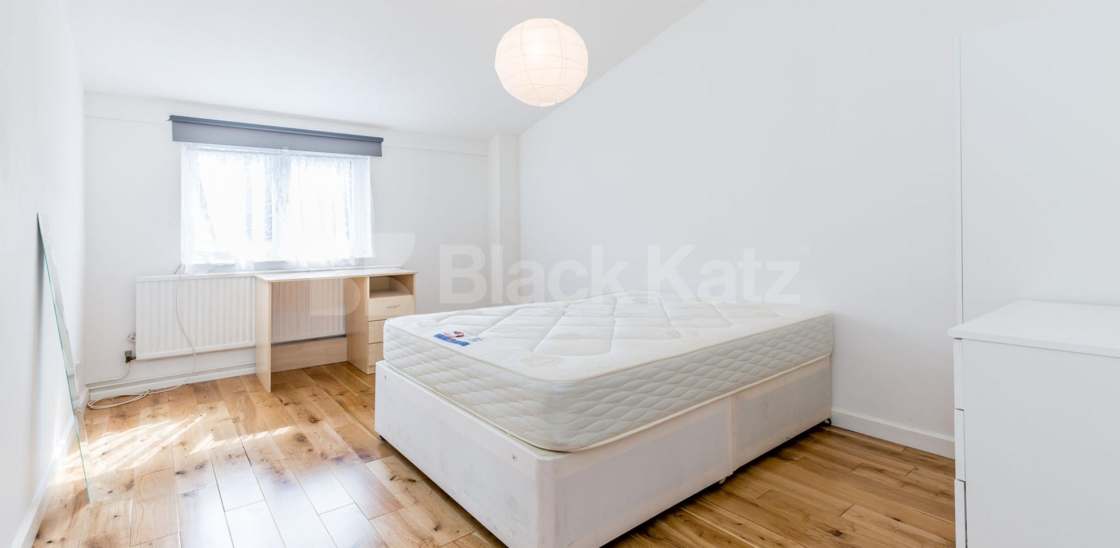 			STUNNING 4 BEDROOM HOUSE, 4 Bedroom, 1 bath, 1 reception House			 Berkeley Walk, HOLLOWAY-FINSBURY PARK-ISLINGTON