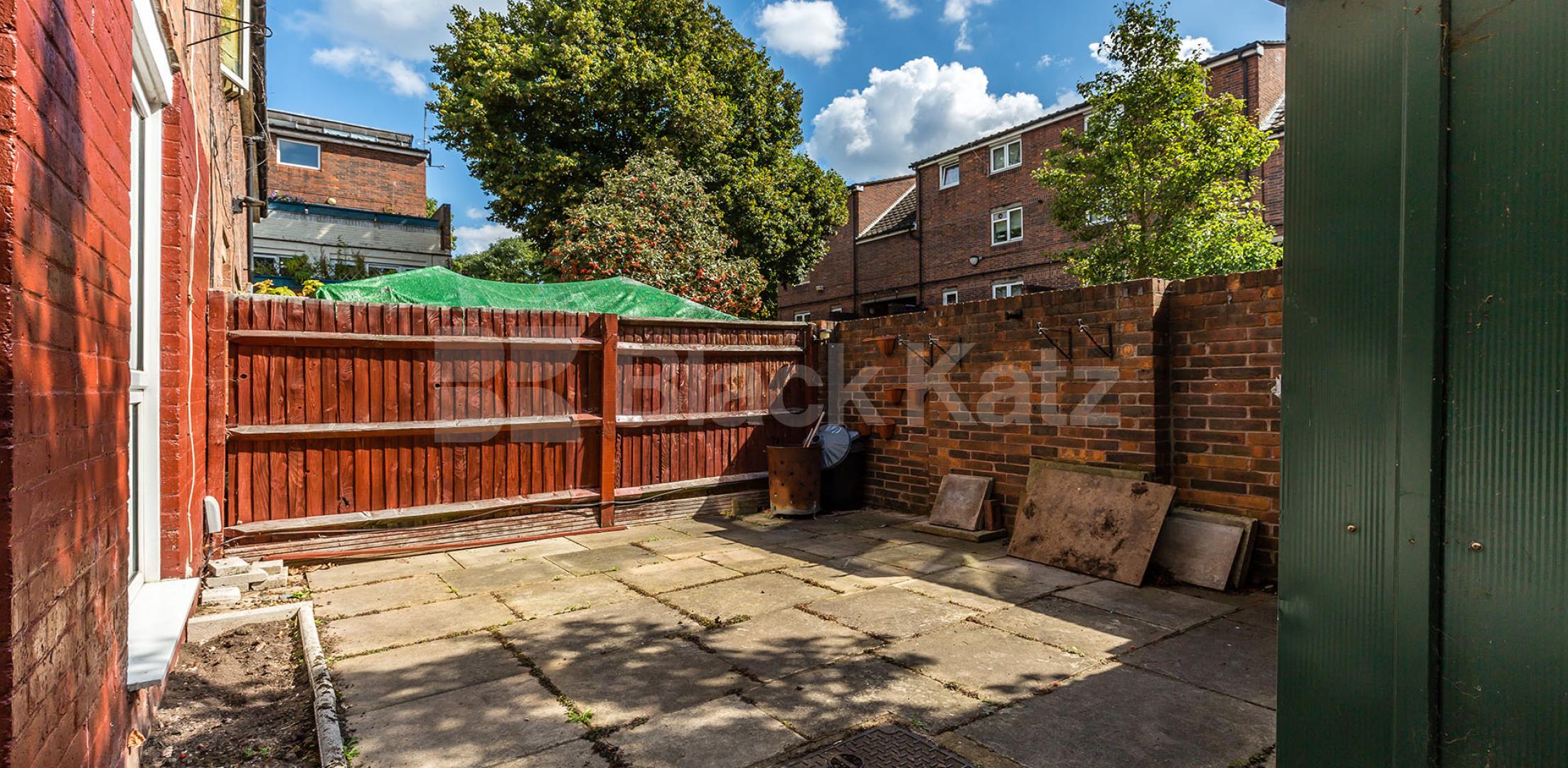 			STUNNING 4 BEDROOM HOUSE, 4 Bedroom, 1 bath, 1 reception House			 Berkeley Walk, HOLLOWAY-FINSBURY PARK-ISLINGTON