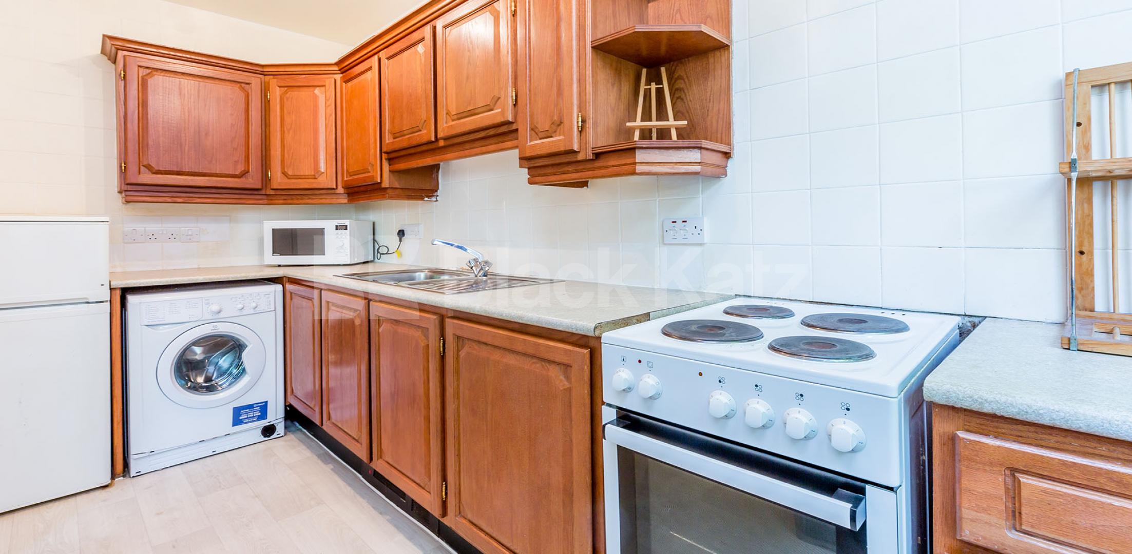 			New Instruction , 2 Bedroom, 1 bath, 1 reception Flat			 Mountview Road, STROUD GREEN-FINSBURY PARK