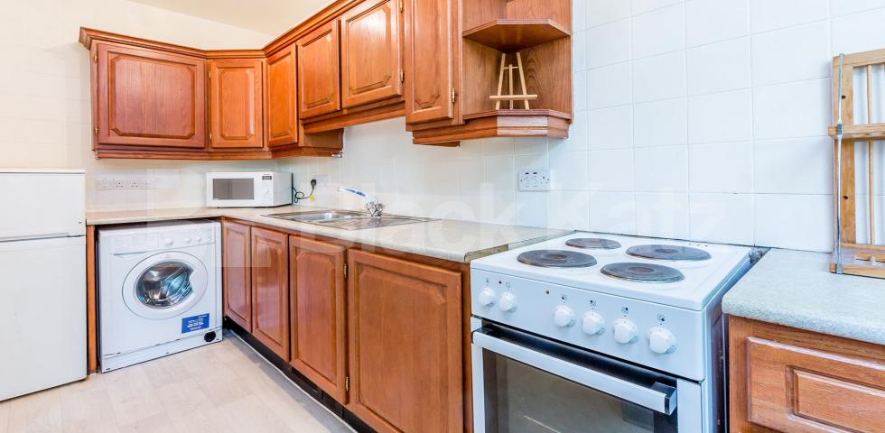 			New Instruction , 2 Bedroom, 1 bath, 1 reception Flat			 Mountview Road, STROUD GREEN-FINSBURY PARK