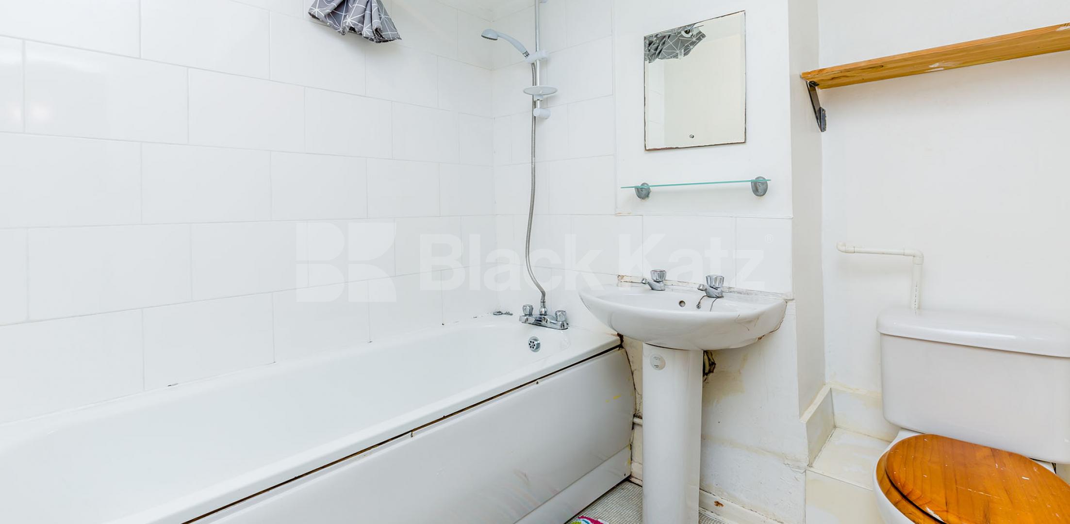 			New Instruction , 2 Bedroom, 1 bath, 1 reception Flat			 Mountview Road, STROUD GREEN-FINSBURY PARK