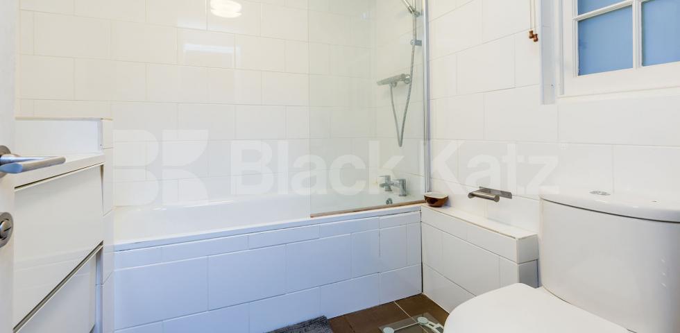 			1 Bedroom, 1 bath, 1 reception Ground Floor Flat			 High Street, Hornsey