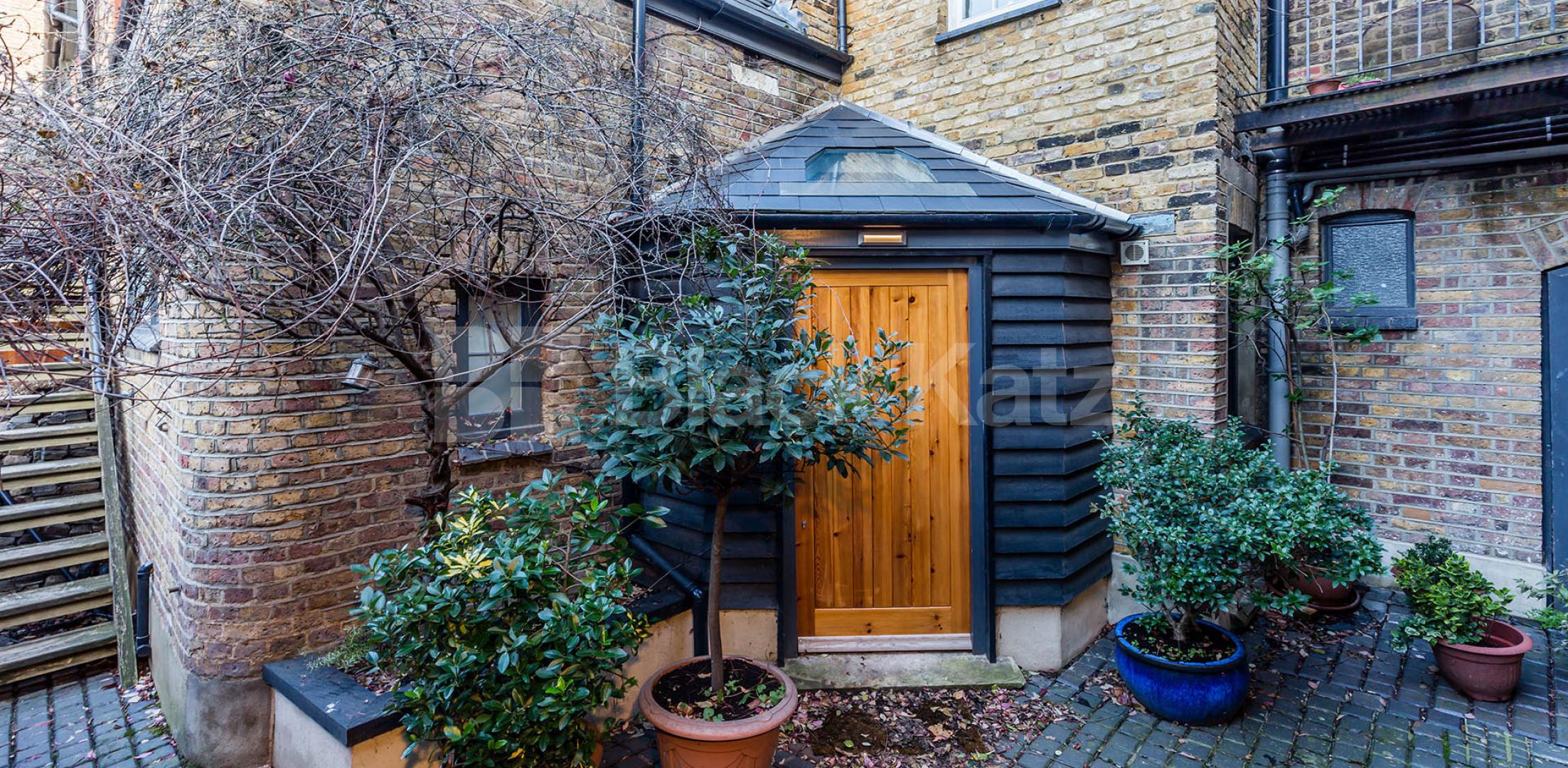 			1 Bedroom, 1 bath, 1 reception Ground Floor Flat			 High Street, Hornsey