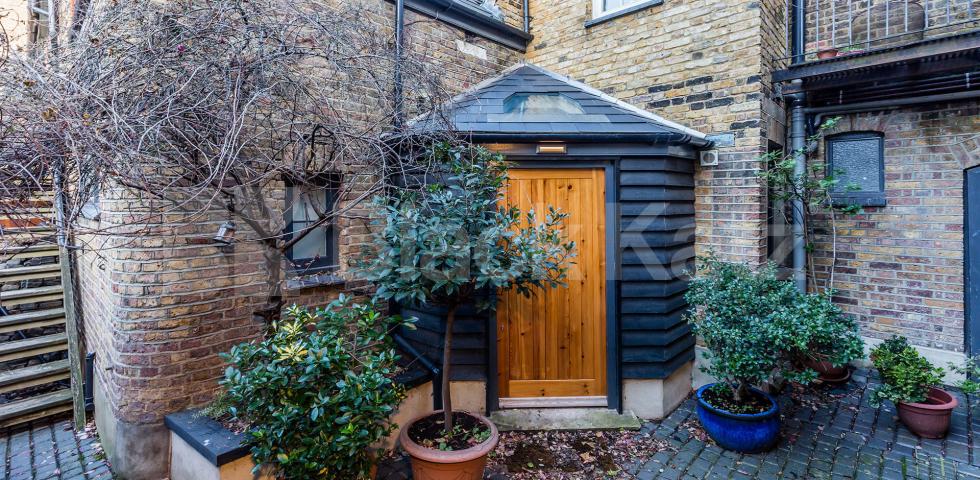 			1 Bedroom, 1 bath, 1 reception Ground Floor Flat			 High Street, Hornsey