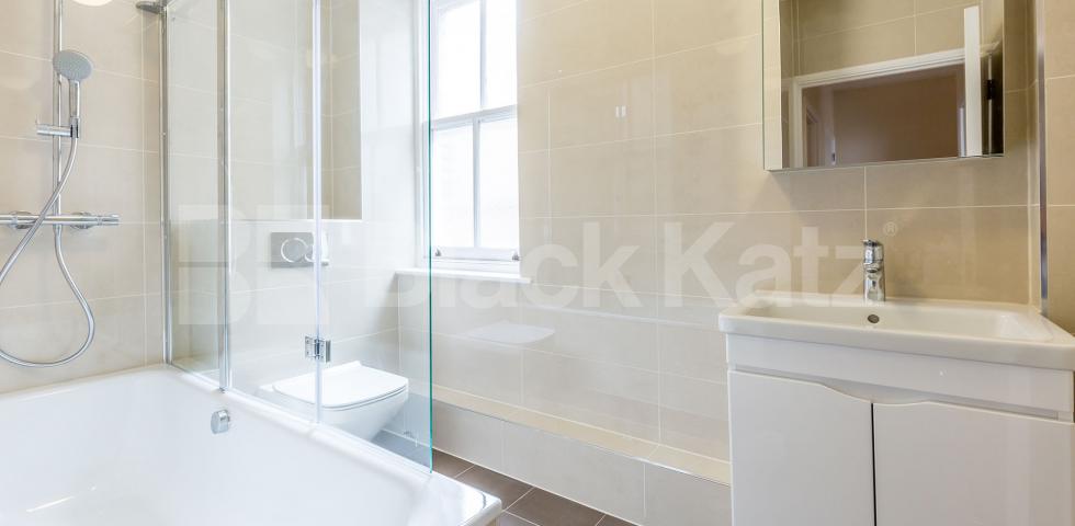 			NEW INSTRUCTION!, 2 Bedroom, 1 bath, 1 reception Flat			 Tottenham Crt Road, WEST END